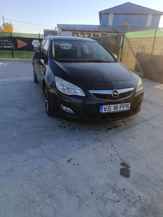 Opel Astra J 2010