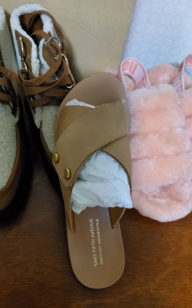 Продам UGG - Saks - Castaner