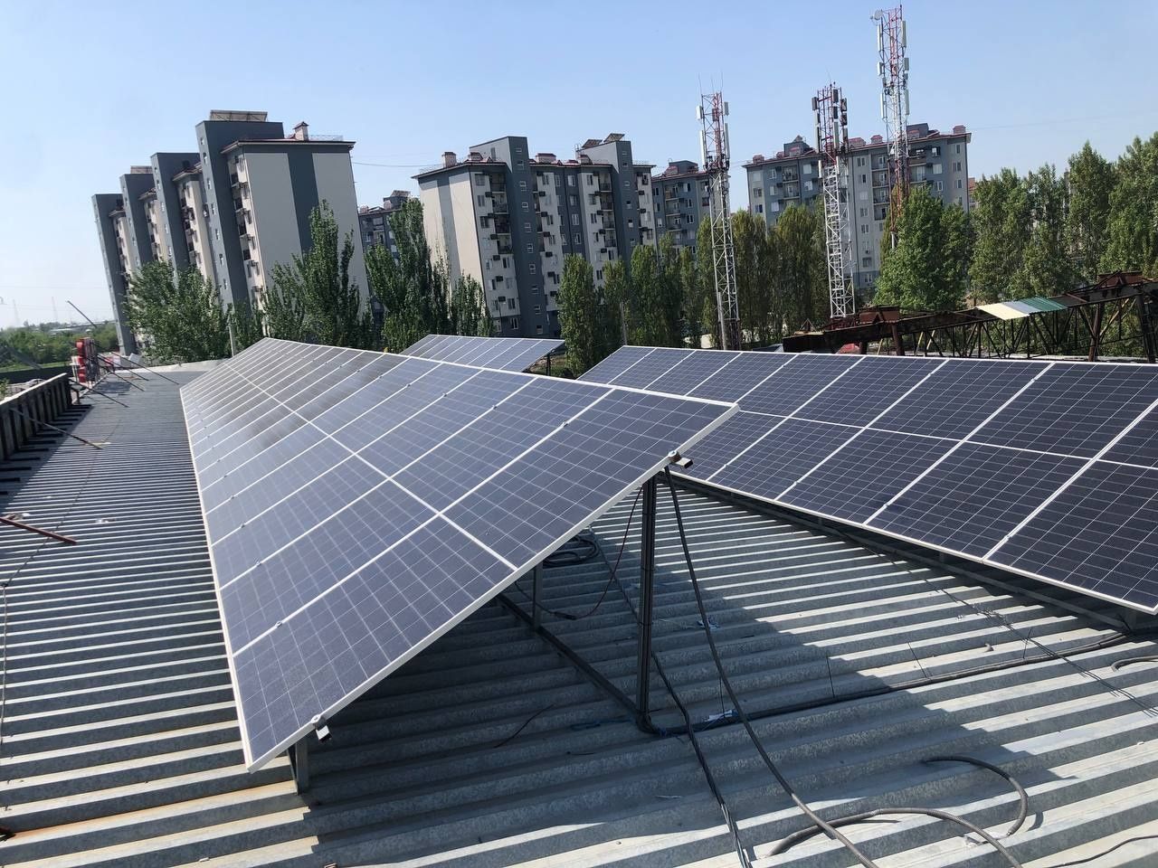 Quyosh panel ornatish