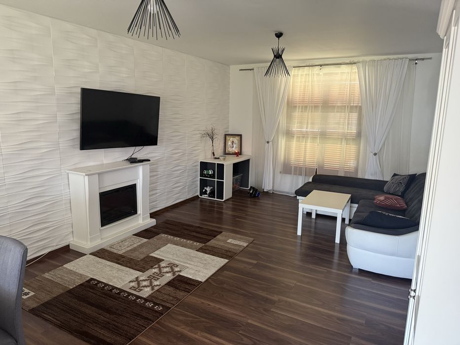 Închiriez casă în Săcălaz