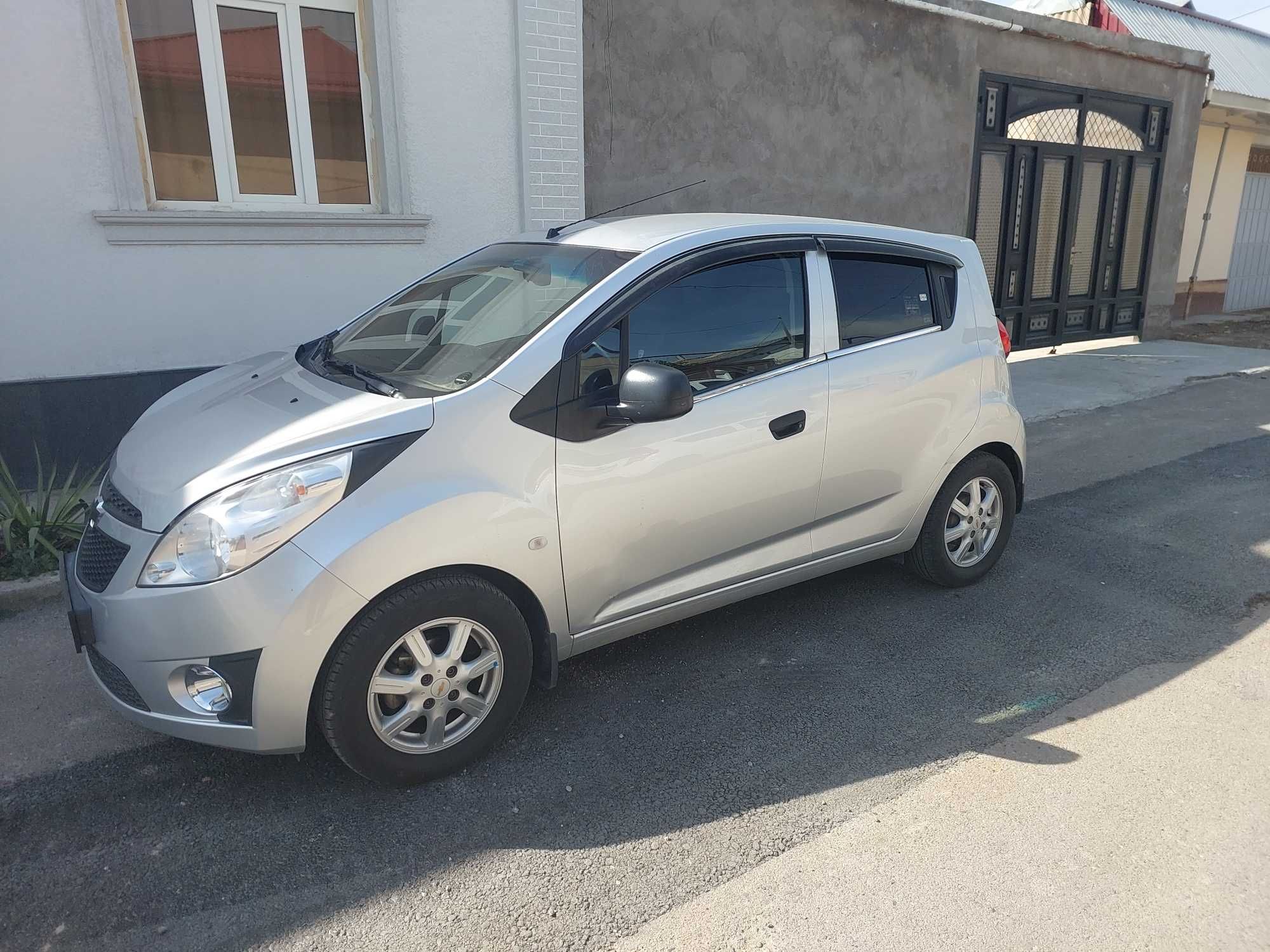 Продается авто спарк автомат евро