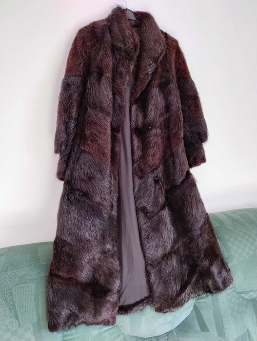 Haina/mantou elegant din blana de nutrie - produs in Polonia