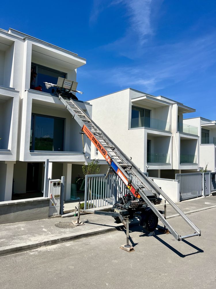 Inchiriez Lift Exterior pentru ridicare materiale si transport marfa