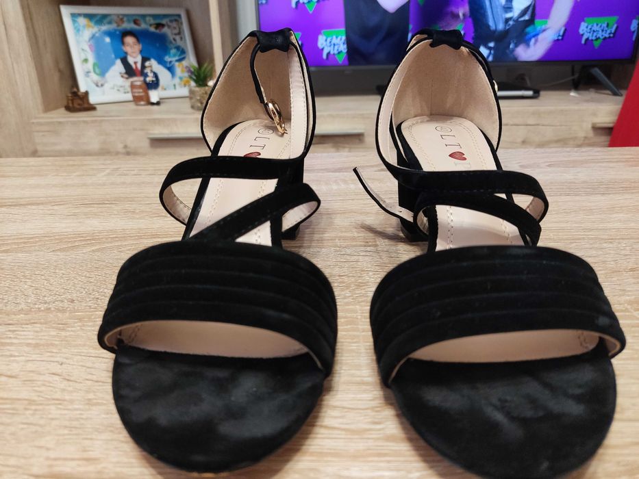 Pantofi dama cu toc negri