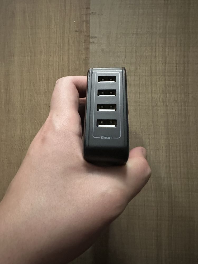 Adaptor priza 4 x USB-C