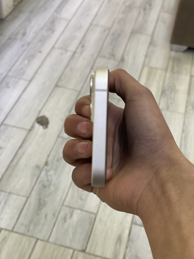 Iphone 13 (белый)