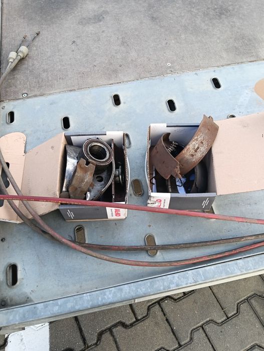 Vând platforma auto(trailer)3 T basculabil.variante