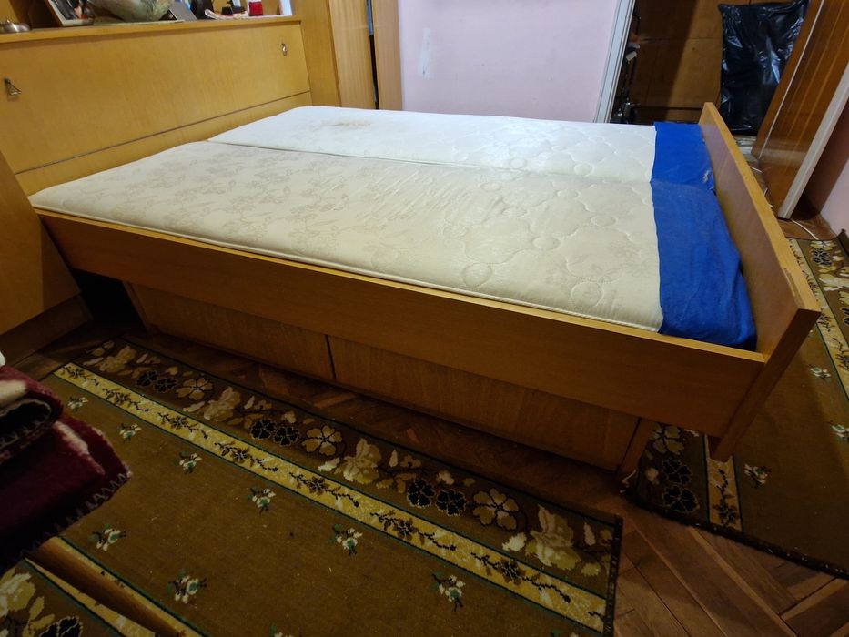 Спалня с матраци