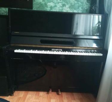 Продам пианино Беларусь черного цвета