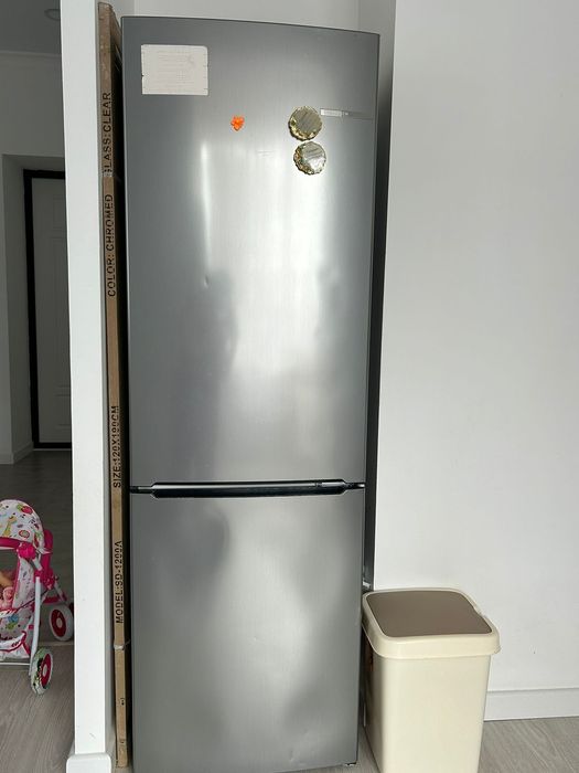 Холодильник BOSCH, как новый! 
Работает отлично, просто переезжаю, п