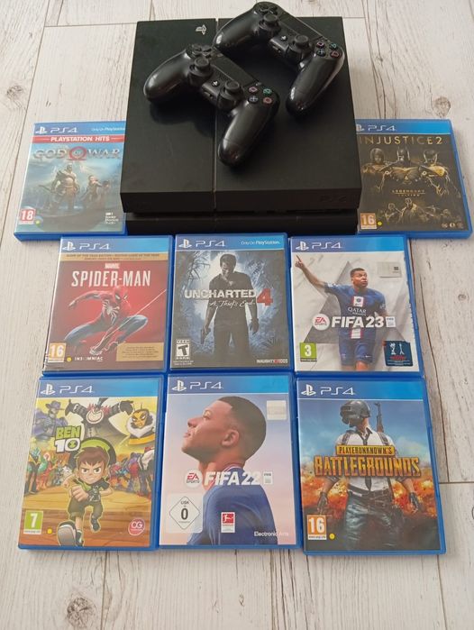 Vând PS4 in stare buna!