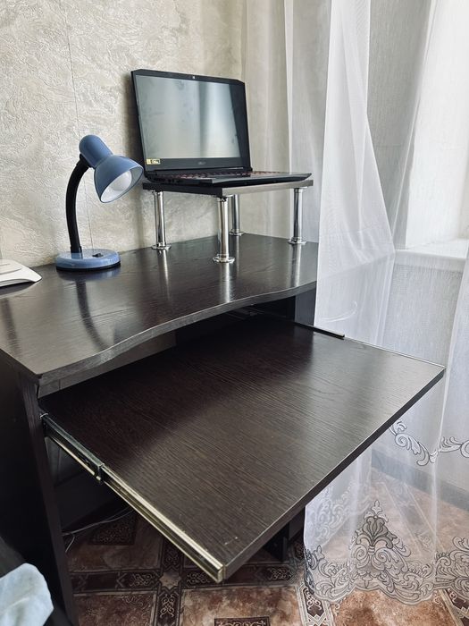 Рабочий стол в отличном состоянии