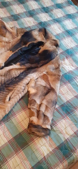 Vând haina de blană, marimea 46