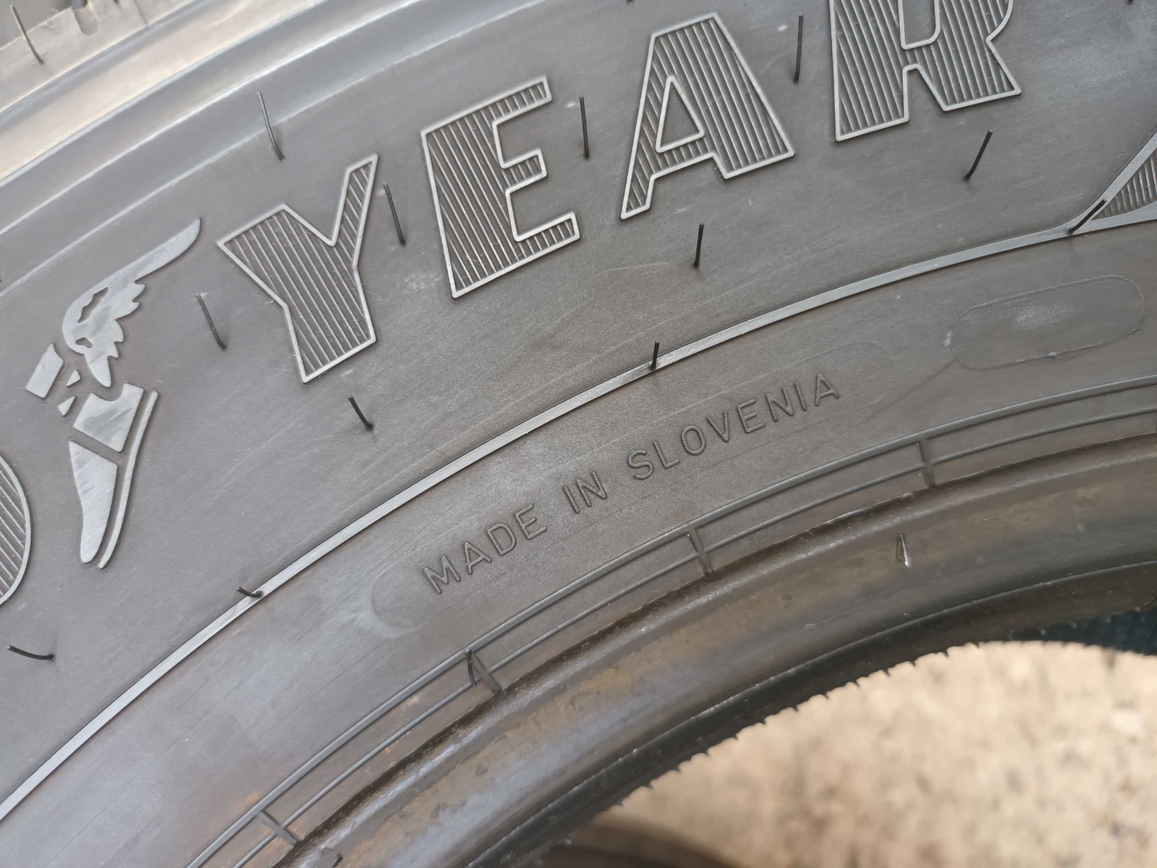 1 тежкотоварна гума 265/70 R19.5 Goodyear KMax S 140/138M M+S