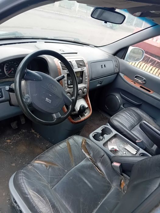 Vand kia pentru piese