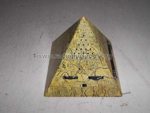 Aparat Radio  piramida  r obiect de muzeu, colectie , vintige