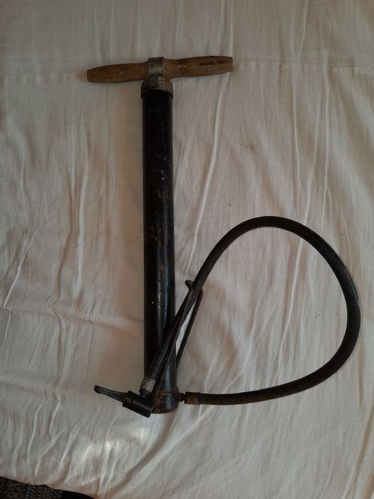 Pompă auto/ bicicletă,stare bună,vintage