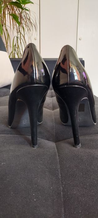 Елегантни дамски обувки