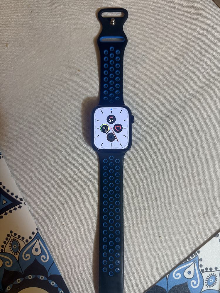 Apple Watch Series 7 45mm – батерия 80%, перфектен