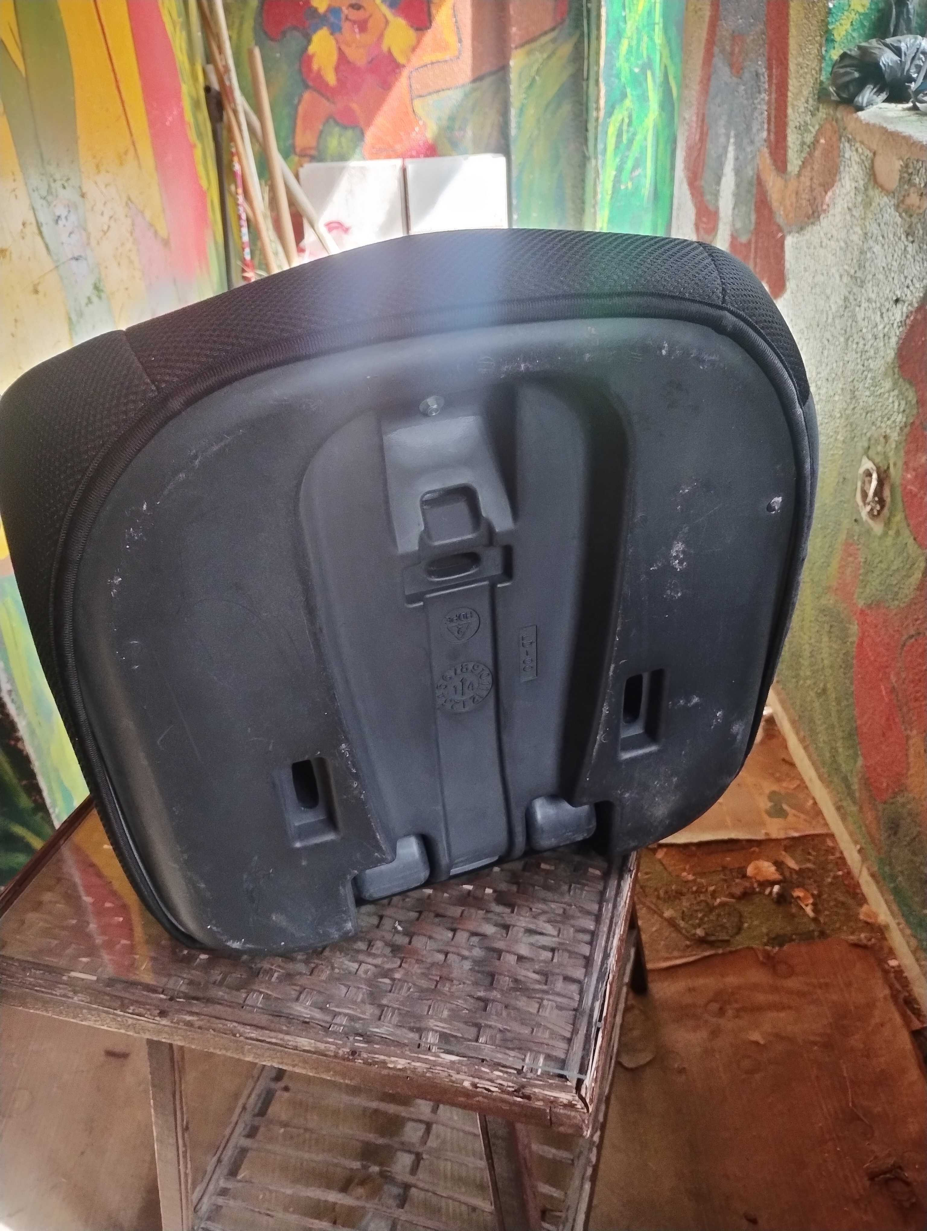 Продава преносимо кошче за бебе Chipolino.Седалка за кола
