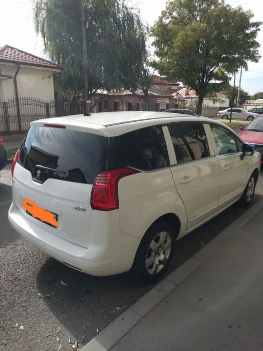 Vând Peugeot 5008 . 2015 motor 1.6 diesel