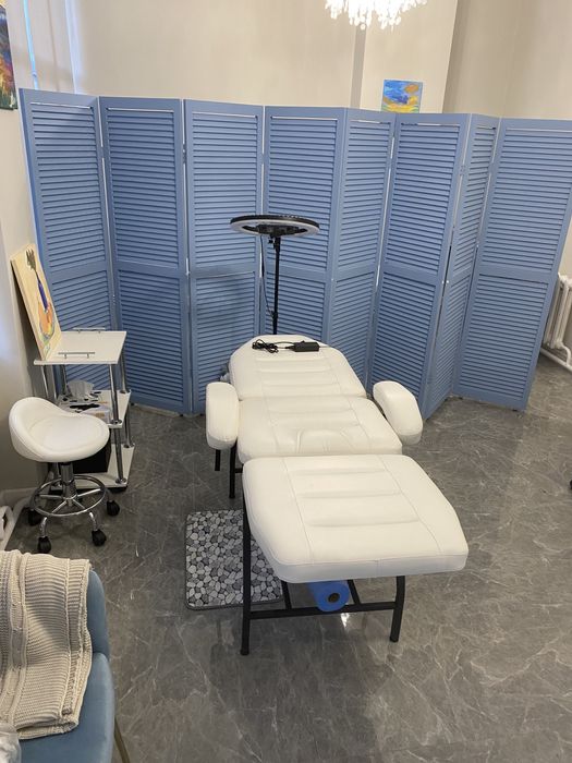 Сдам половину помещения