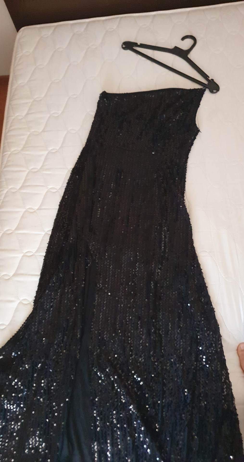 Дълга официална черна рокля