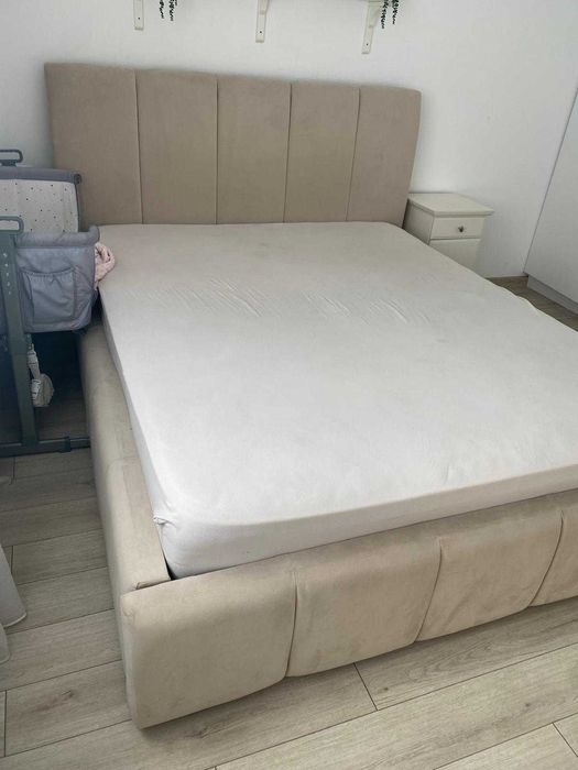 Pat matrimonial tapitat 160x200, calitate, saltea inclusa.