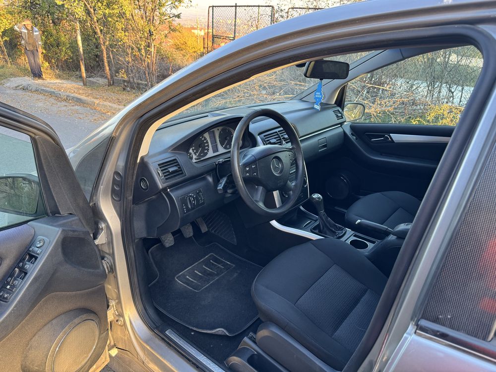 Mercedes Benz B180 на части