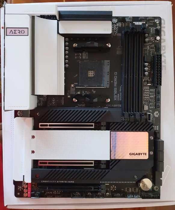 Placa de baza Ryzen AMD AM4 cu 4 sloturi M.2 Gigabyte X570S AERO G
