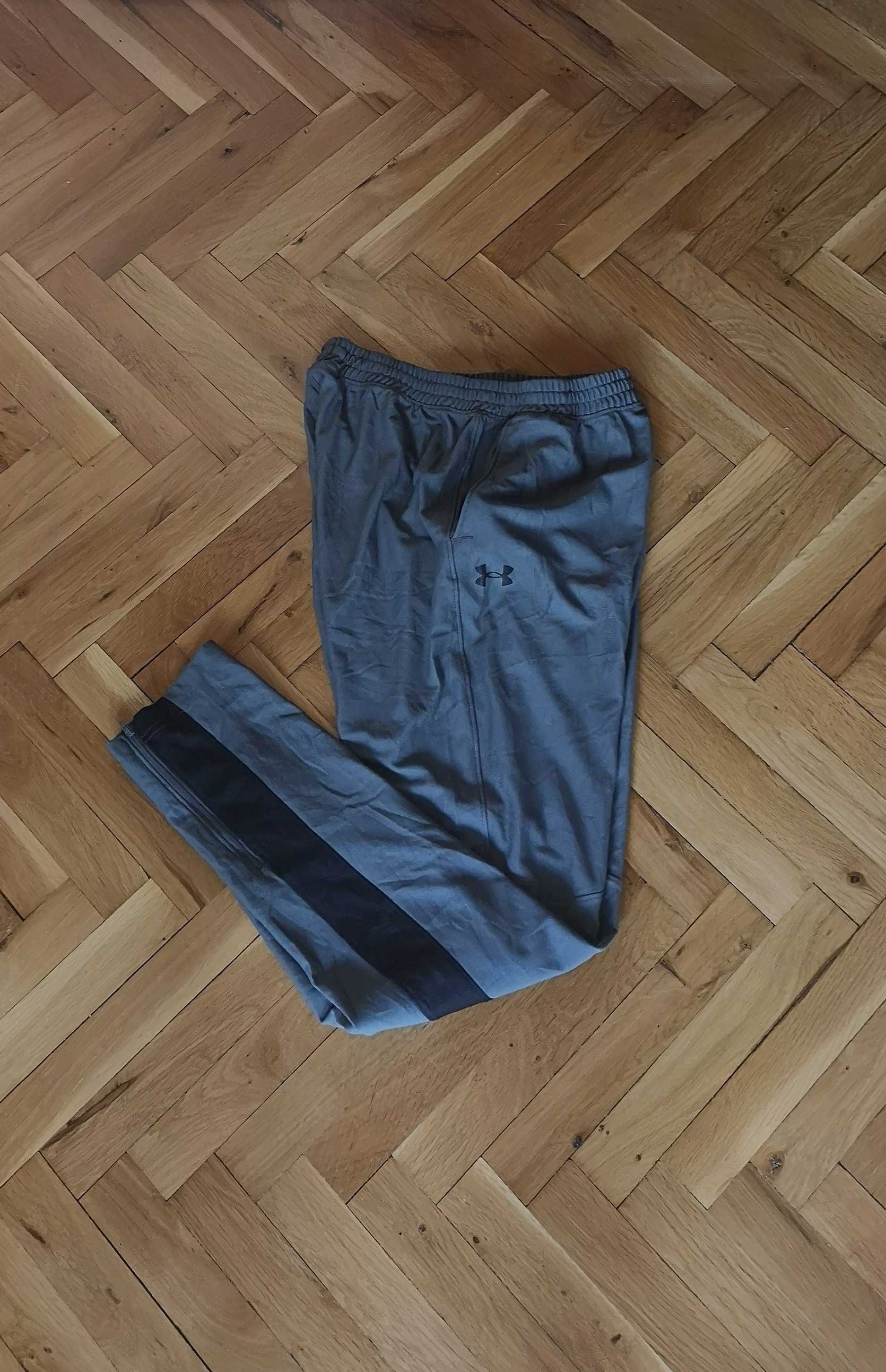 Оригинално мъжко долнище Under Armour размер М