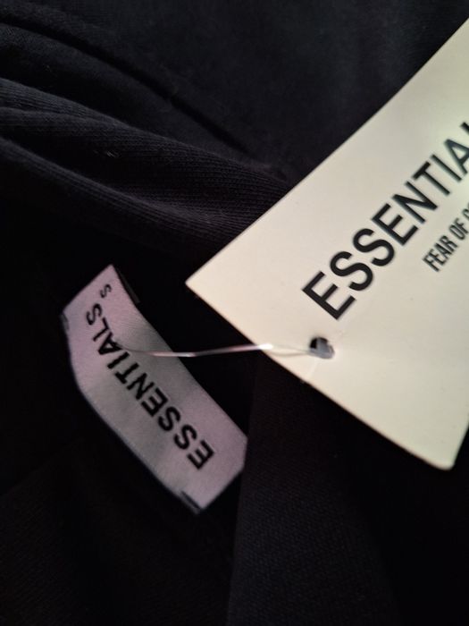 Essentials суичър