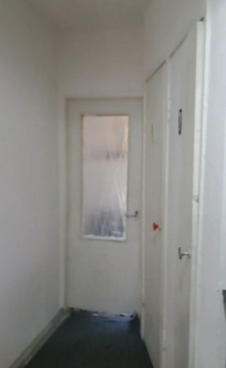 Срочно продам "3ком" Чиланзар25. Кирпичный дом, Балкон 2×6, 70м².
