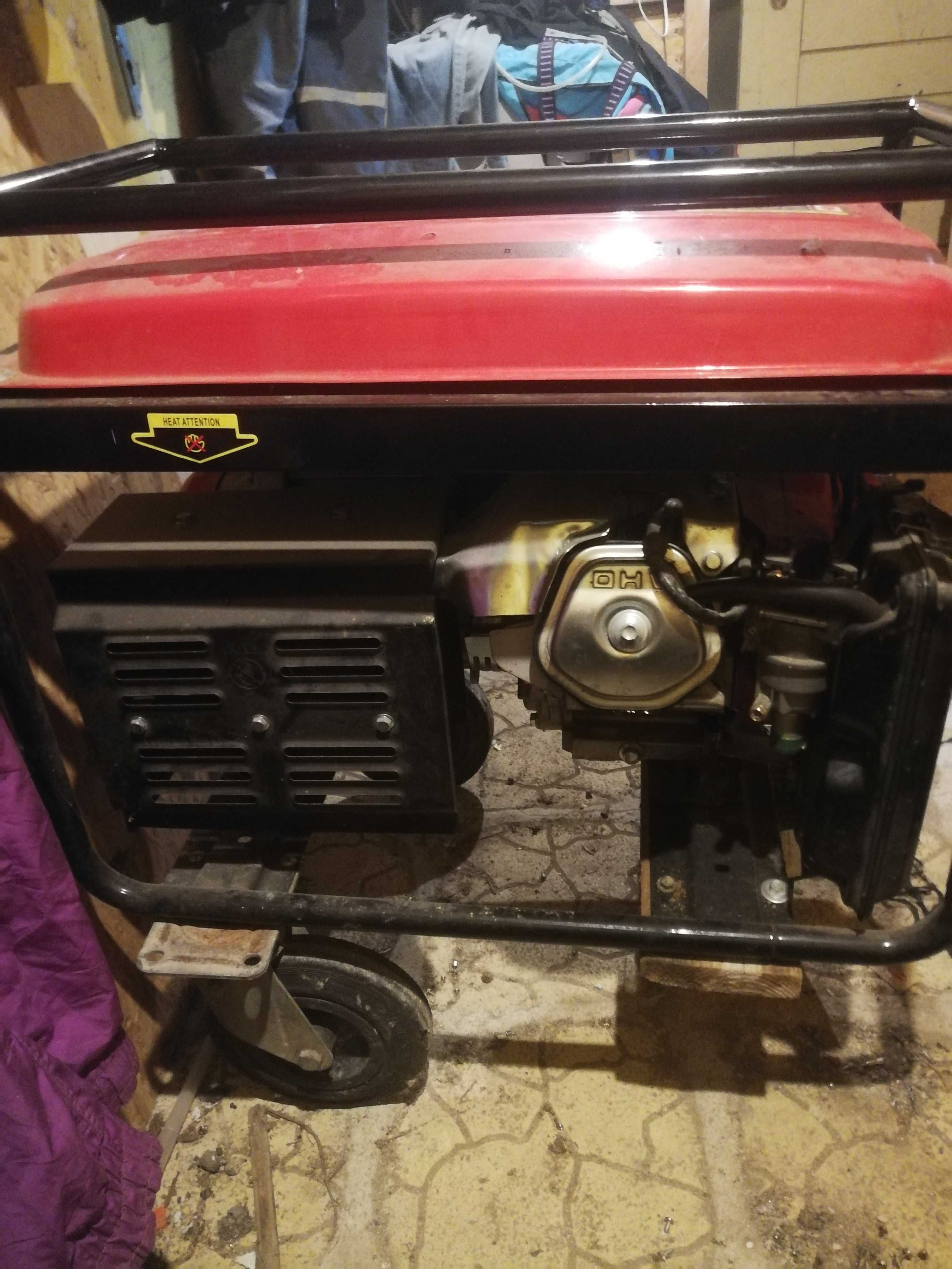 Продавам генератор за ток RD-GG03 5kW