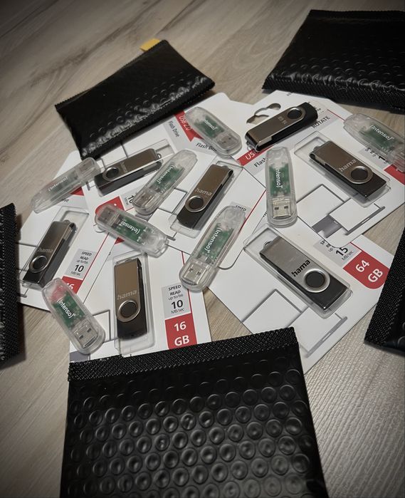 ФЛАШКА С МУЗИКА - най-добрите хитове от всеки жанр - ВКЛЮЧВАШ И СЛУШАШ