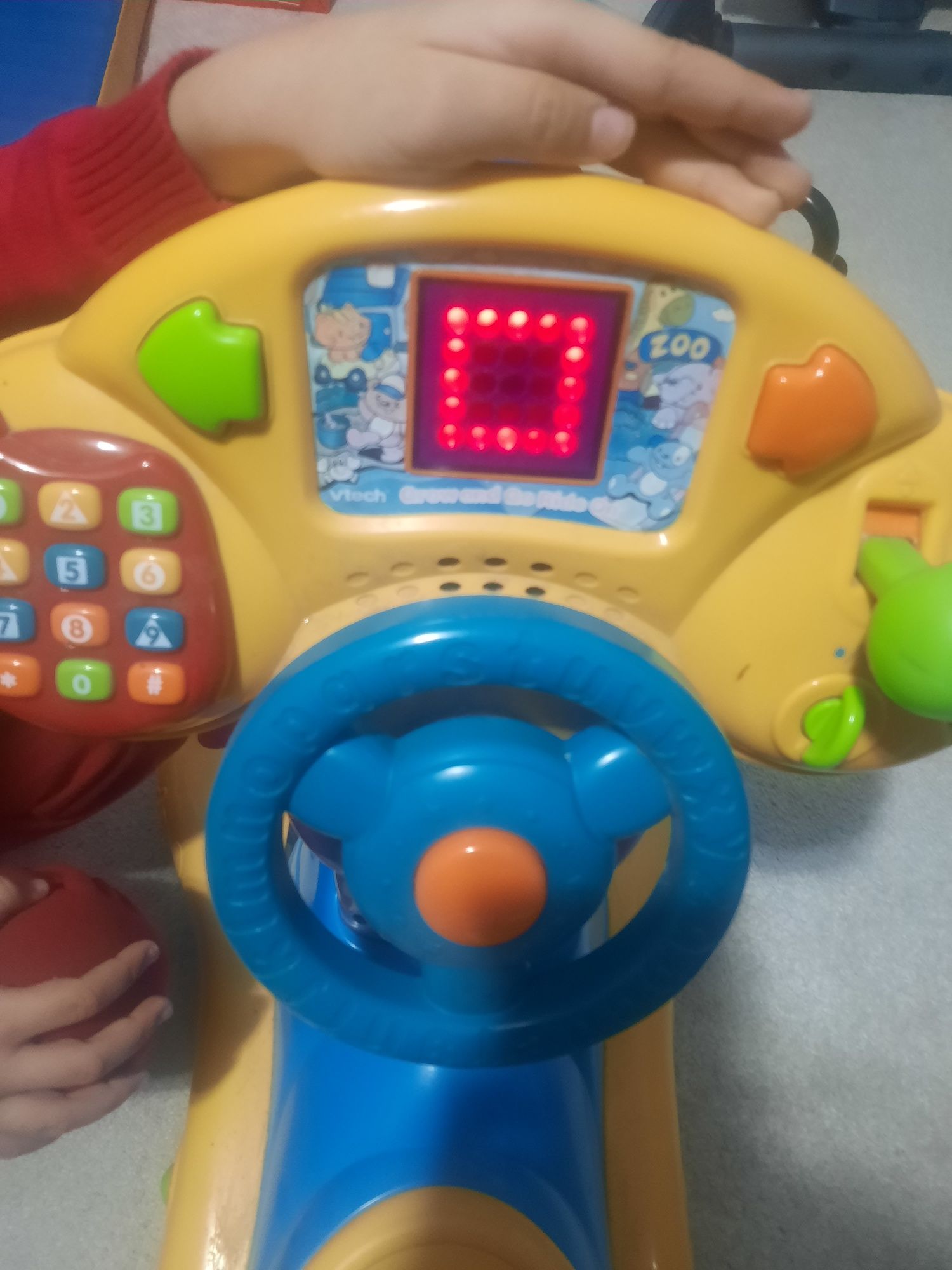 Pentru o copilarie fericita VTECH  jucarie educativa cu lumini sunete