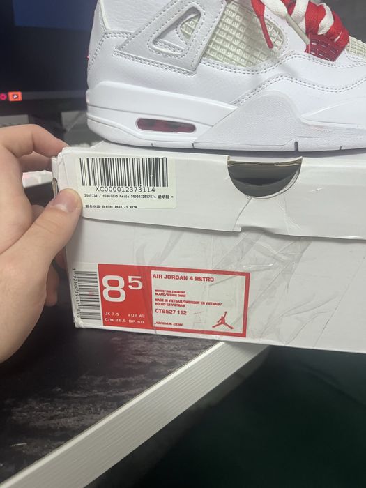 Jordan 4 metallic red