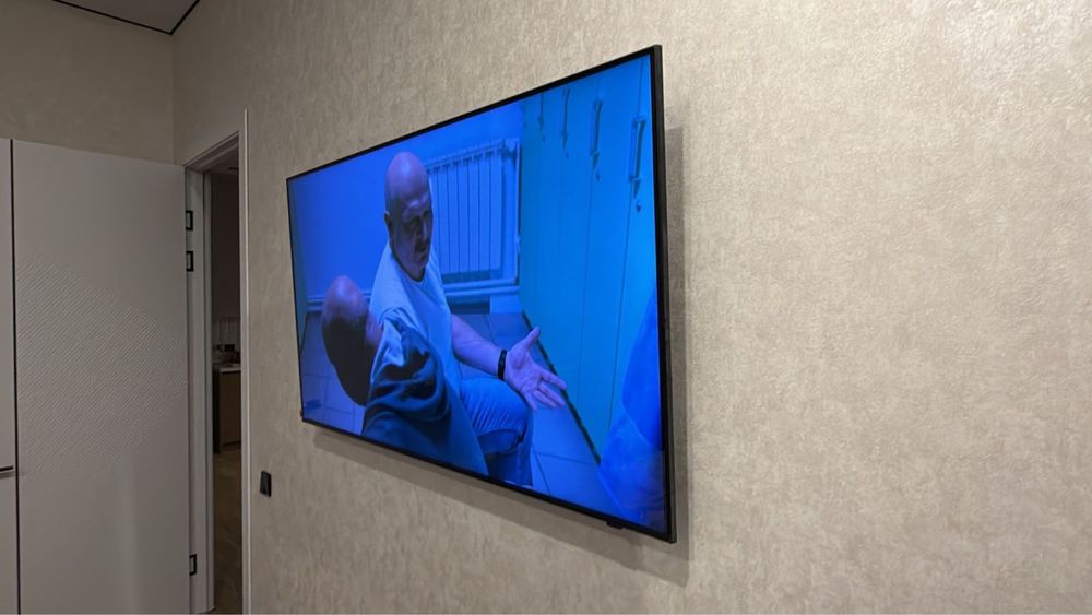 Телевизор Samsung 140 см