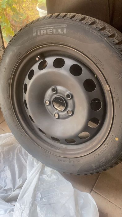 Jante tabla cu anvelope de iarna -Pirelli