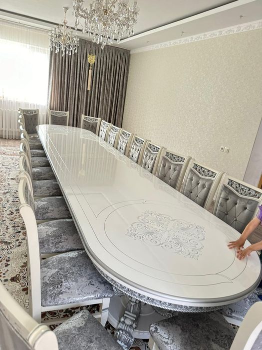 Продам стол 6 метров 26 стульев новый за 500 000