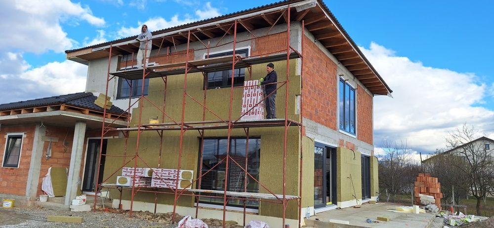 Vând schela metalica