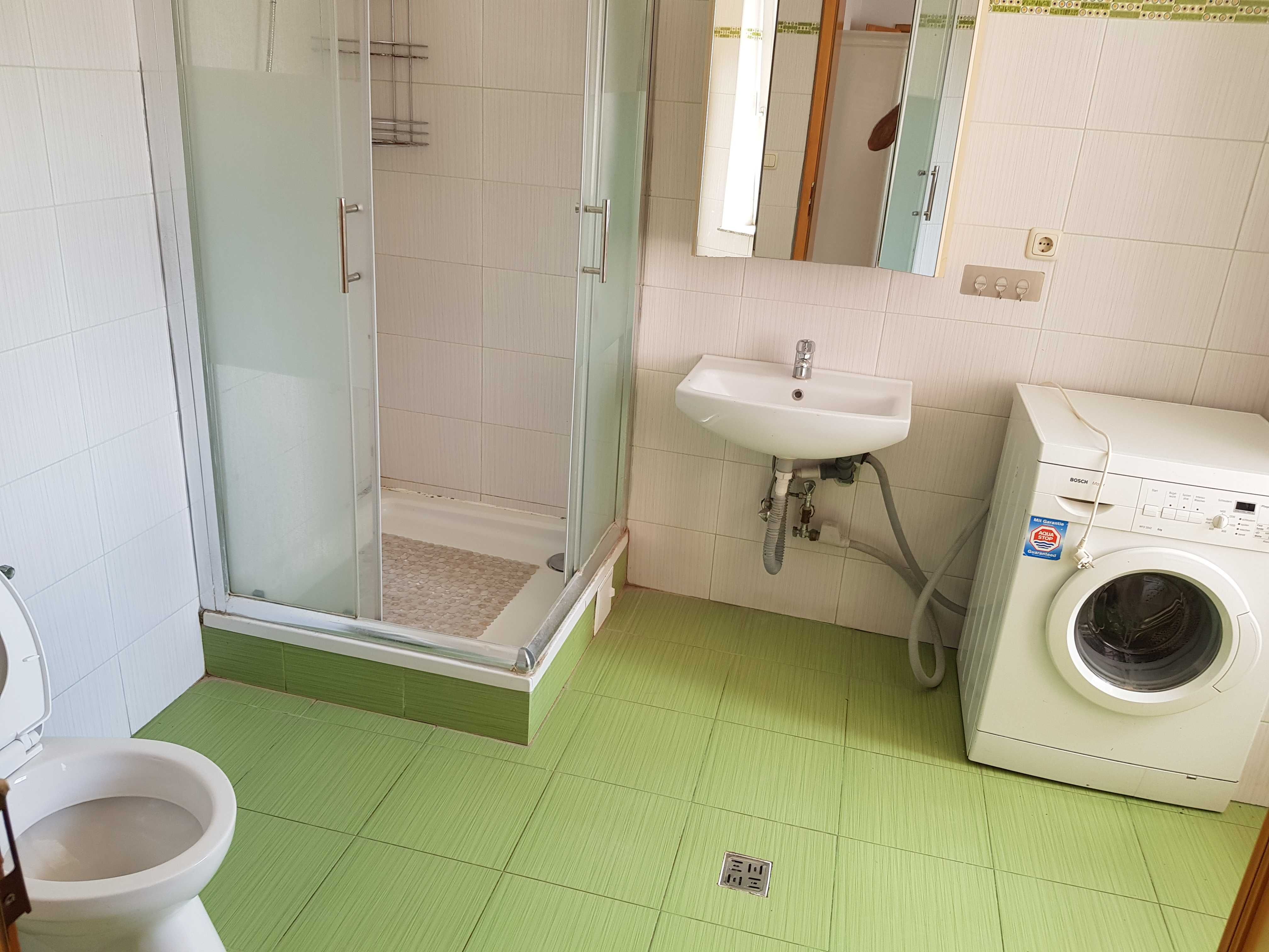 Inchiriez Apartament 3 camere cu 2 bai la casa in Cristian Brasov