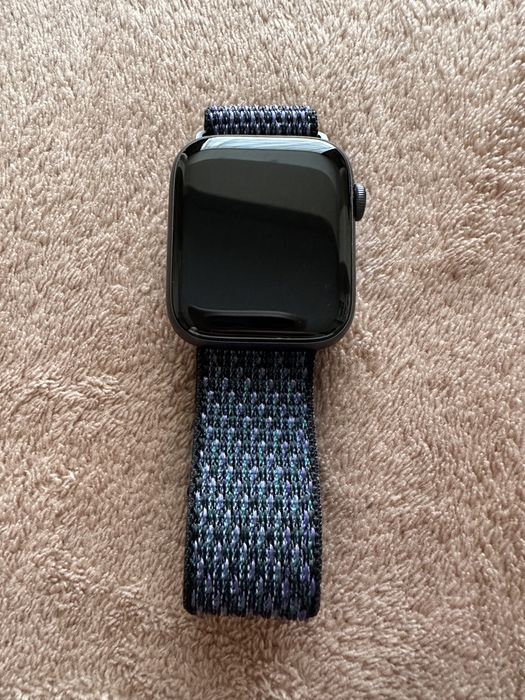 Продавам Apple Watch SE Nike 22 44mm