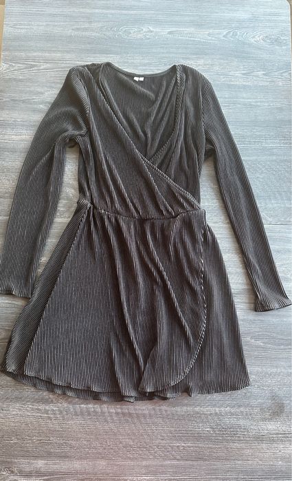 Елегантни рокли размер( М)всяка по 30 лв