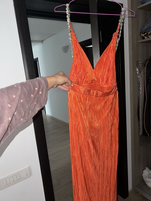 Vand rochie de eveniment