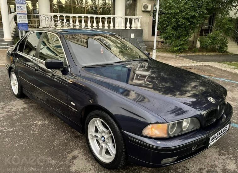 Продам BMW 5 автомобиль