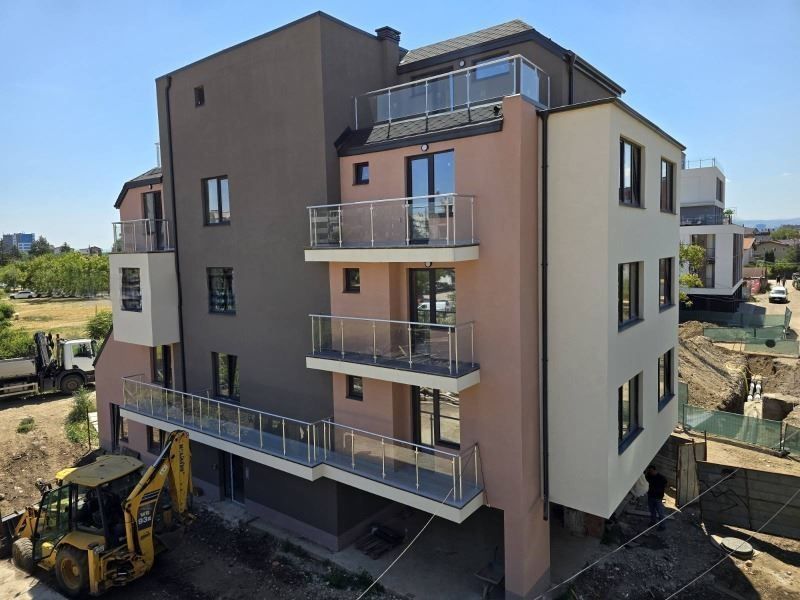 Тристаен апартамент в ж.к. Левски В! Тиха и спокойна локация!