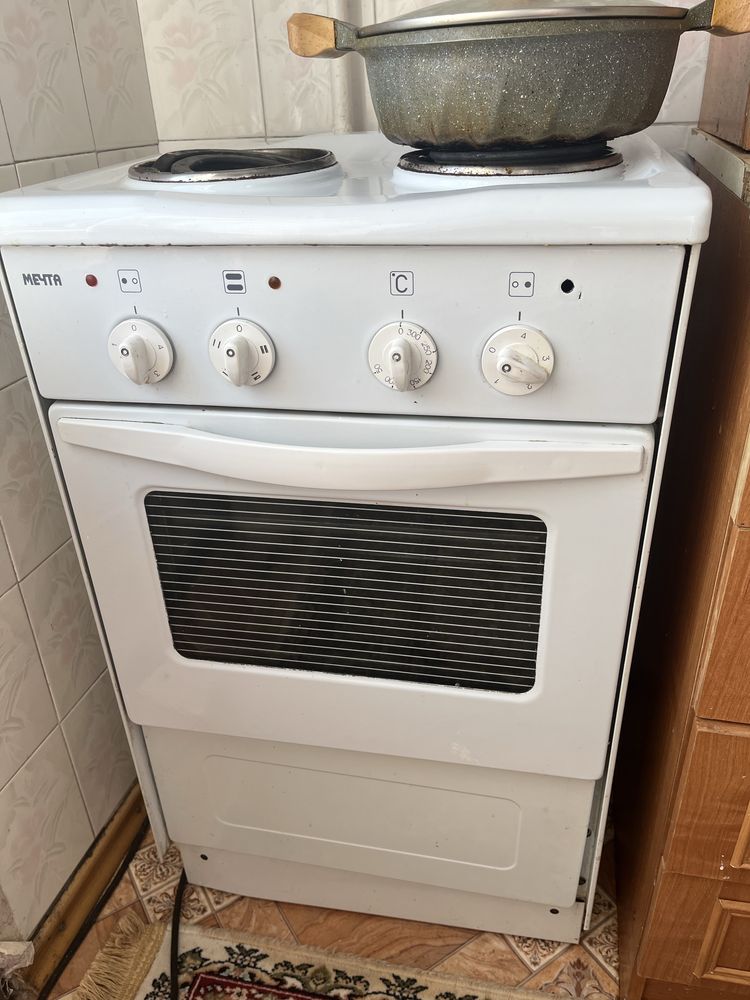 Продам электрическую плиту