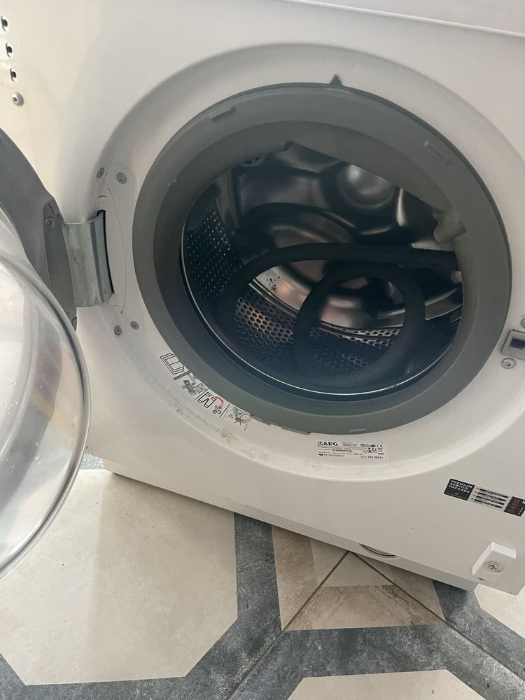 Пралня Сушилна работеща за части AEG l61470WDBI