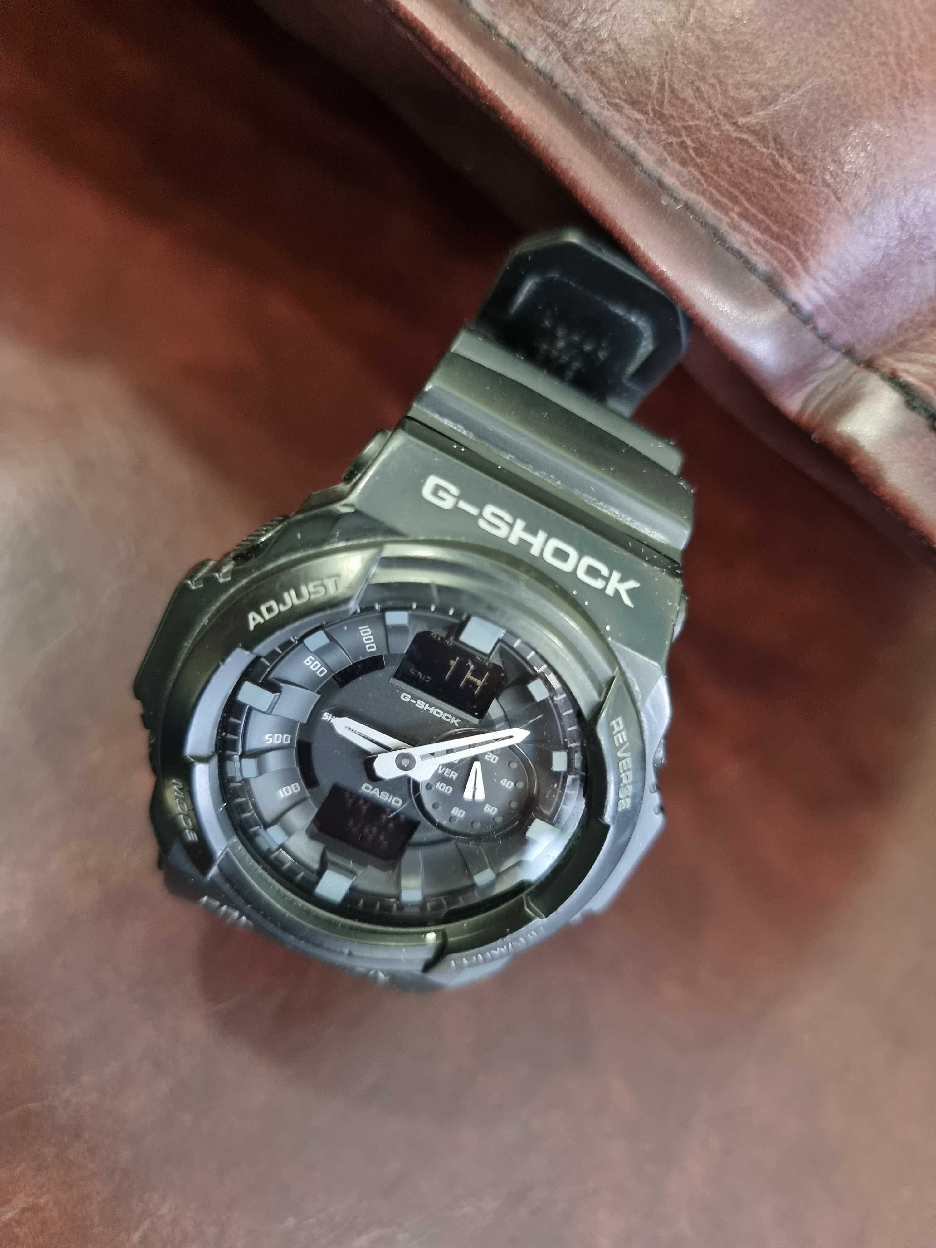 Часовник Casio G-SHOCK